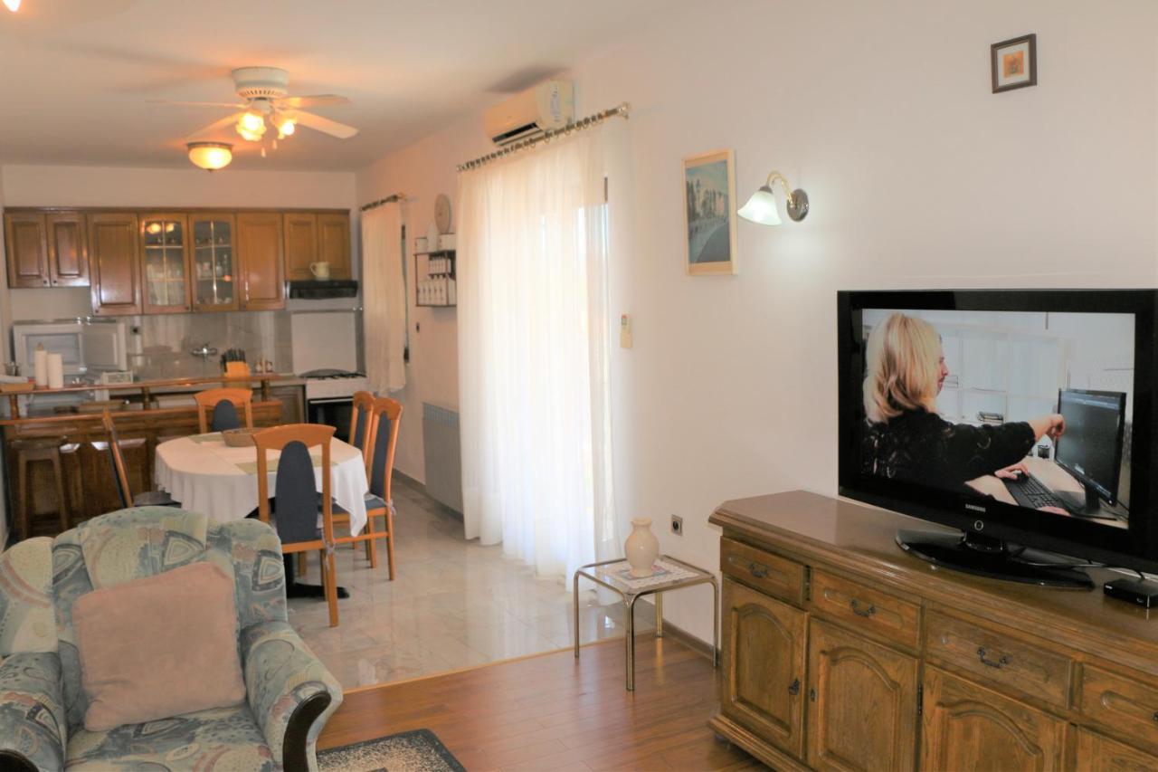 Apartment Grgas-Tucilo Zablace Exterior photo