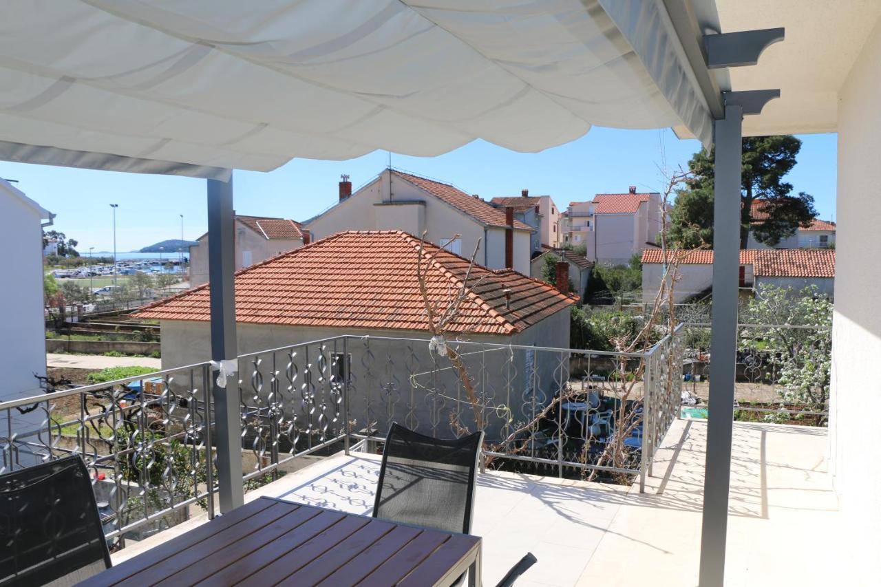 Apartment Grgas-Tucilo Zablace Exterior photo